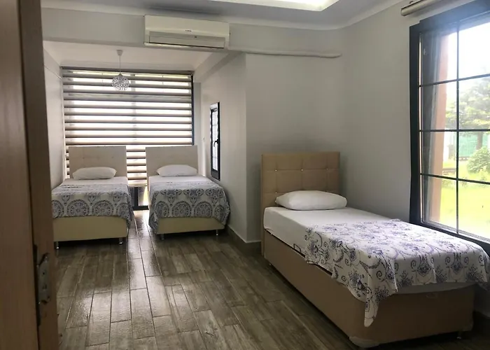 빌라 Seyran Seaside Apartments- 2-garden Floor 트라존