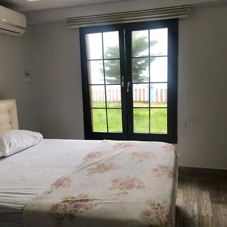 Seyran Seaside Apartments- 2-garden Floor ترابزون