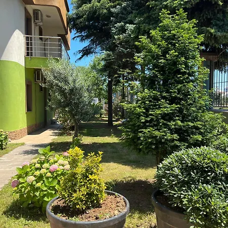 Seyran Seaside Apartments- 2-garden Floor فيلة *