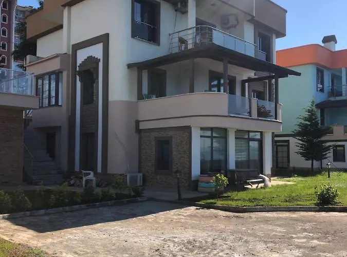 Seyran Seaside Apartments- 2-garden Floor Villa *