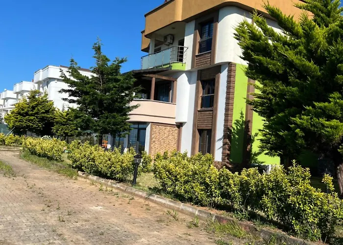 Villa Seyran Seaside Apartments- 2-garden Floor